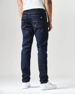 Weekend Offender 444 Tapered Dark Rinsed Denim Jeans -Warm Knit Wear Sales DARK RINSE TAPERED 2207 MODEL