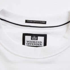 Weekend Offender Diego Graphic Sweatshirt White 13 Weekend Offender Diego Graphic Sweatshirt White -Warm Knit Wear Sales DIEGO SWEAT WHITE DETAIL 1
