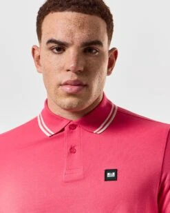 Weekend Offender Levanto Polo Shirt Anthurium Pink/Alabaster -Warm Knit Wear Sales POSS2408 LEVANTO ANTHURIUM 5089 MODEL