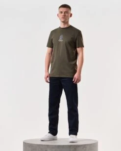 Weekend Offender Reggie Graphic T-Shirt Castle Green -Warm Knit Wear Sales PTSS2411 REGGIE CASTLE GREEN 6185 MODEL