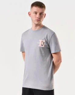 Weekend Offender Ryder Graphic T-Shirt Smokey Grey 8 Weekend Offender Ryder Graphic T-Shirt Smokey Grey -Warm Knit Wear Sales PTSS2412 RYDER SMOKEY 5985 MODEL