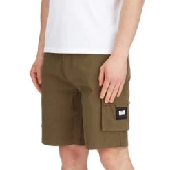 Weekend Offender Mascia Cargo Shorts Conifer -Warm Knit Wear Sales SS21 STSS21 02 MASCIA CONIFER MODEL ANGLE