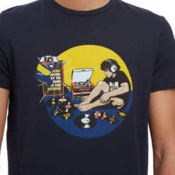 Weekend Offender Hand Of God Graphic T-Shirt Navy 5 Weekend Offender Hand Of God Graphic T-Shirt Navy -Warm Knit Wear Sales SS22 PTSS22 04 HAND OF GOD NAVY DETAIL 1