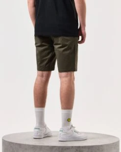 Weekend Offender Ivan Chino Shorts Castle Green 10 Weekend Offender Ivan Chino Shorts Castle Green -Warm Knit Wear Sales STSS24 IVAN CASTLE GREEN 6378 MODEL